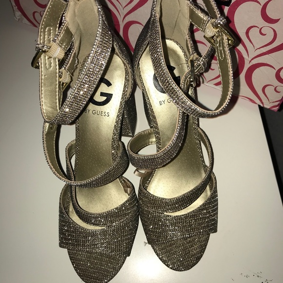 G by guess block heels - Picture 3 of 4